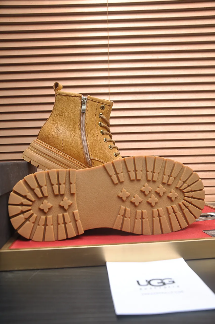 Men's shoes 💰680💶【UGG】(full genuine wool lining) Please pay attention to the quality of the original order and compare the thickness of the wool 🏮🏮Hot style Martin boots from Australia's warm luxury brand men's shoes, official website synchronization, Beckham men's style..., made of imported top-layer waxed cowhide, waxed toe box, Australian real wool velvet lining Carefully sewn...Imported rubber Martin boots outsole (comfortable, soft and wear-resistant). I really like the quality...Exquisite workmanship, you can't put it down once you see it. Code number 39-44